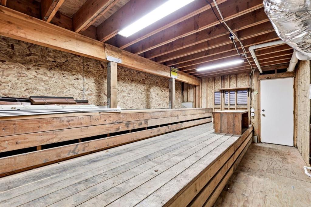 211 Sunset Court Property Photo 30