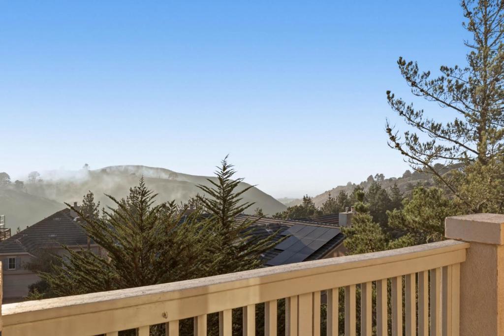 211 Sunset Court Property Photo 32