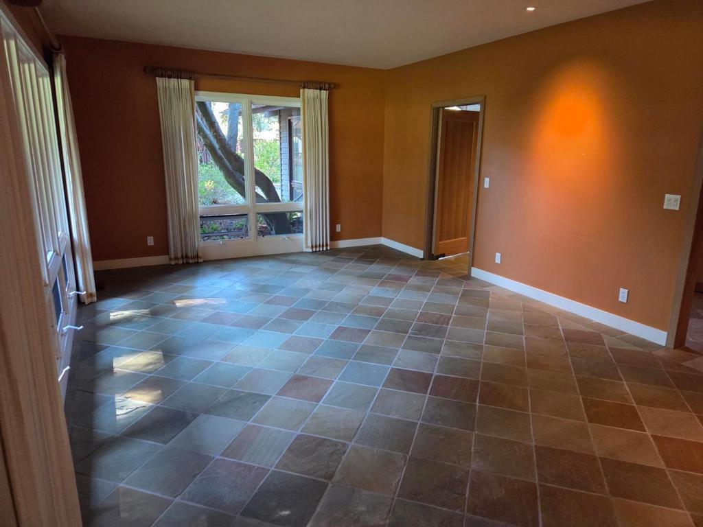 2130 Ralston Avenue Property Photo 8