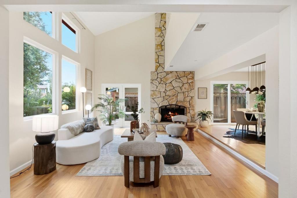 551 Tyndall Street Property Photo 1
