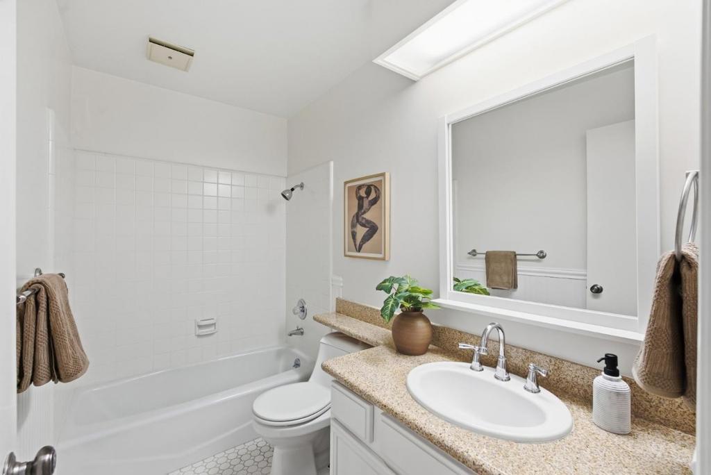 551 Tyndall Street Property Photo 22