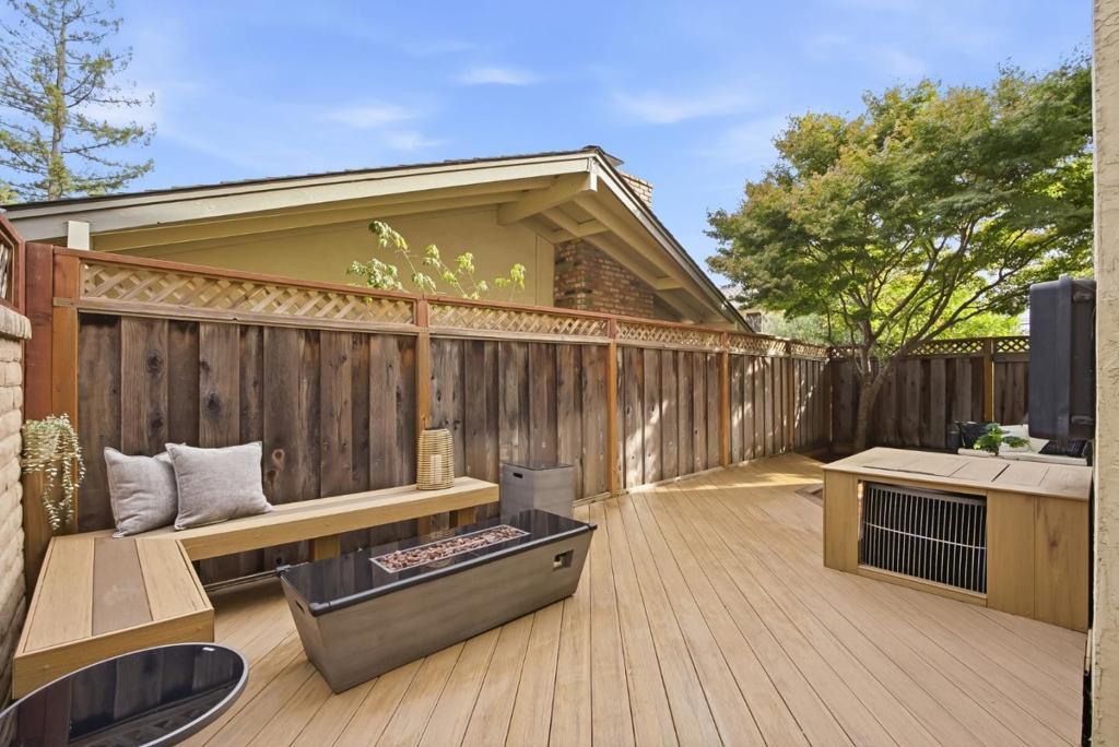 551 Tyndall Street Property Photo 30