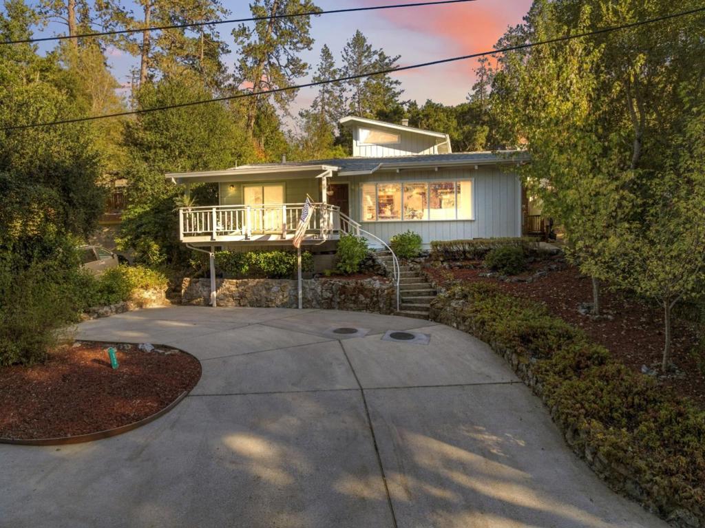 12 Azalea Avenue Property Photo 1