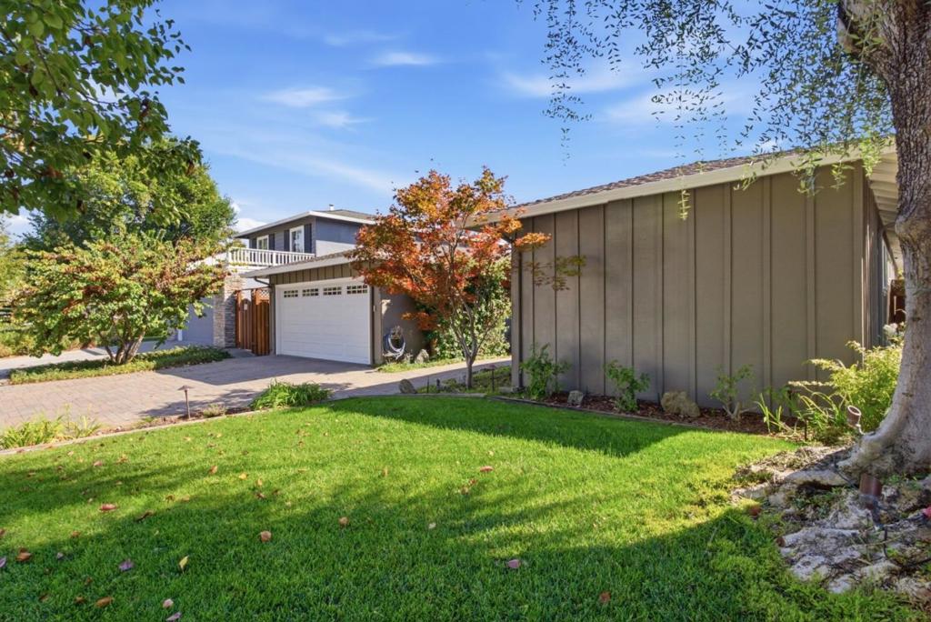 6122 Banner Court Property Photo 3