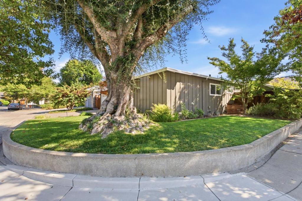 6122 Banner Court Property Photo 4