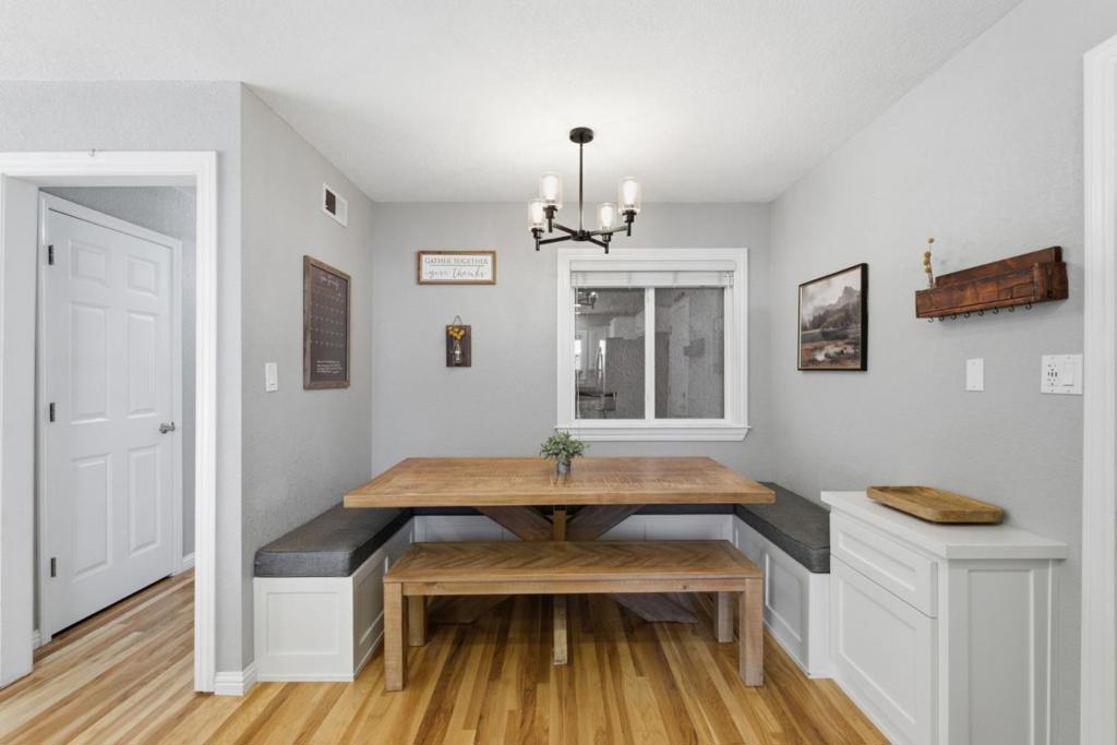 6122 Banner Court Property Photo 8
