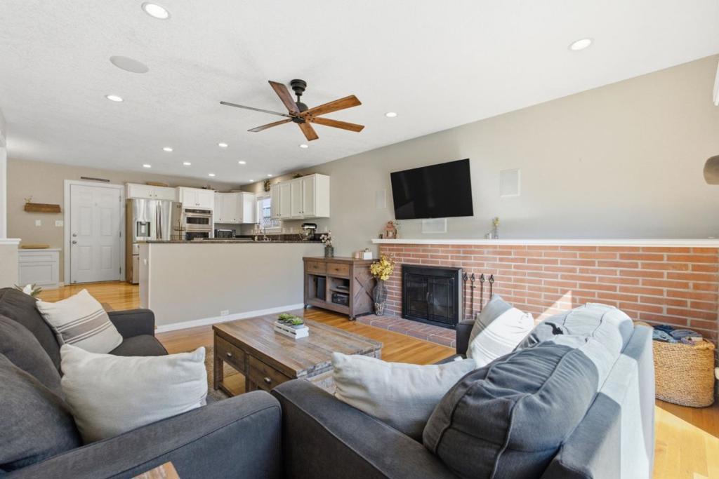 6122 Banner Court Property Photo 13