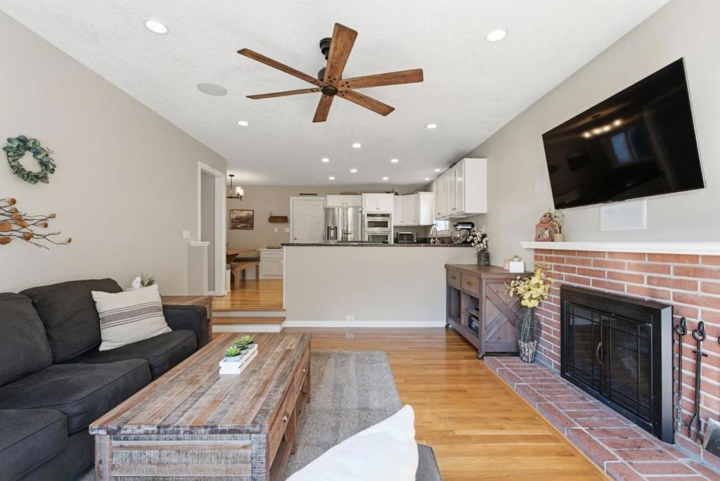 6122 Banner Court Property Photo 14