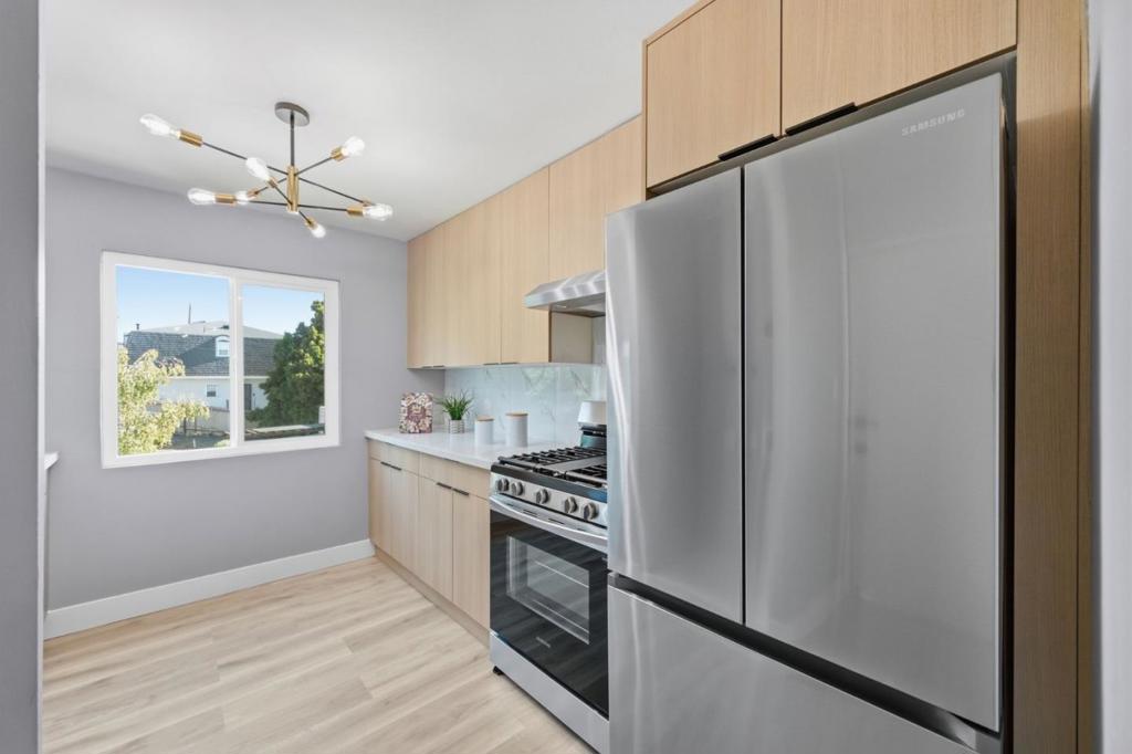 16522 Foothill Boulevard Property Photo 11