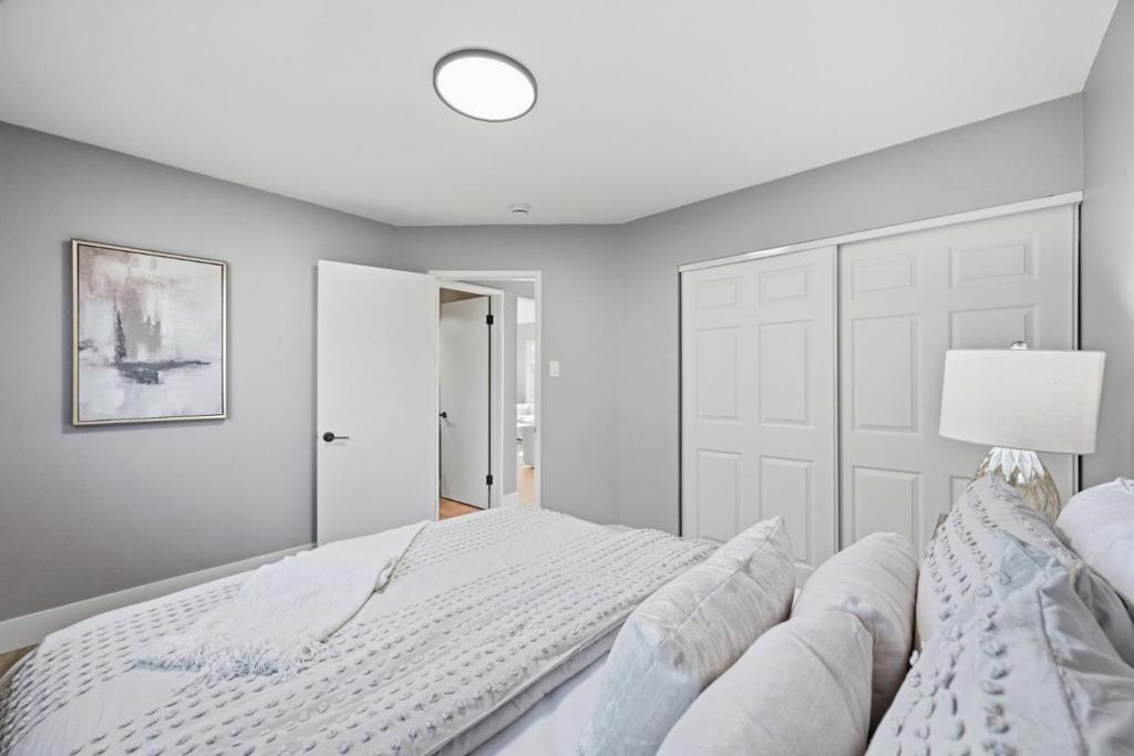 16522 Foothill Boulevard Property Photo 16
