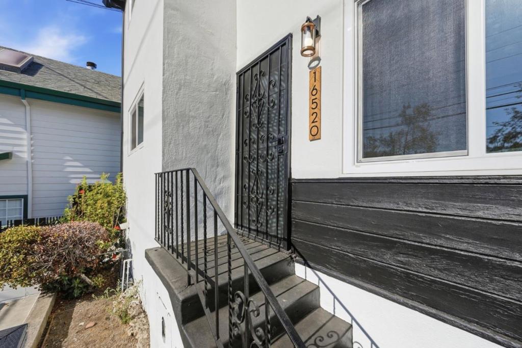 16522 Foothill Boulevard Property Photo 21