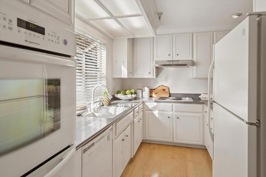 527 Tyndall Street Property Photo 8