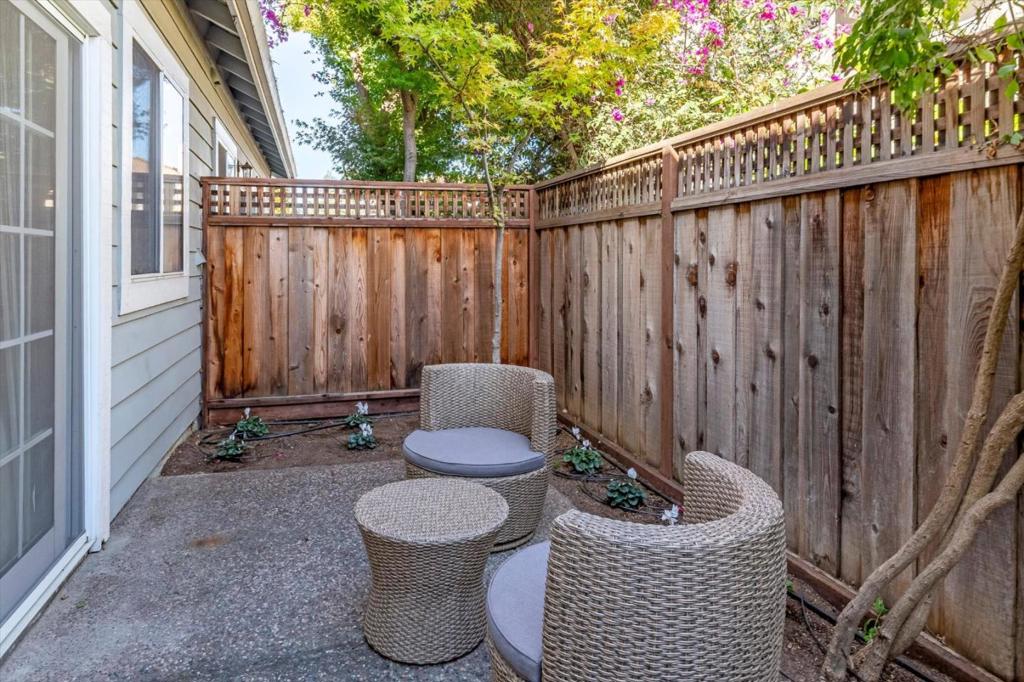 527 Tyndall Street Property Photo 15