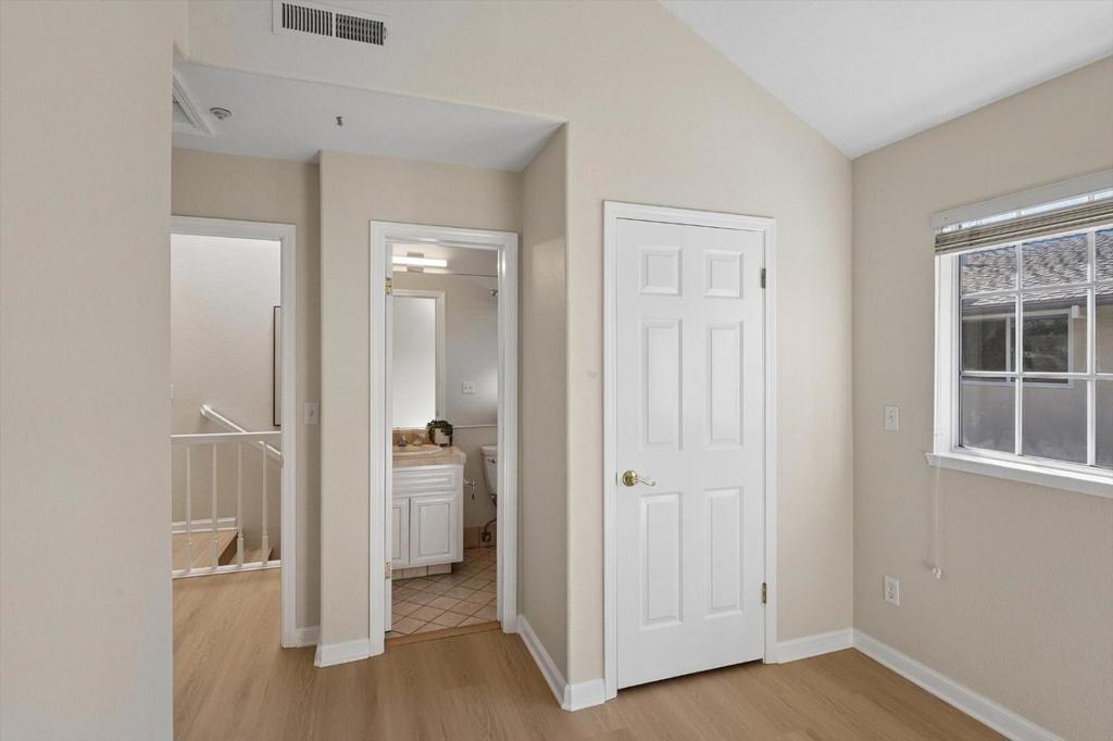 527 Tyndall Street Property Photo 18