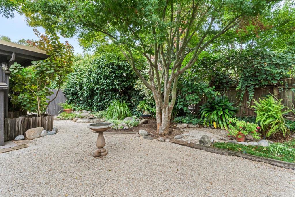 76 Upper Circle Property Photo 8