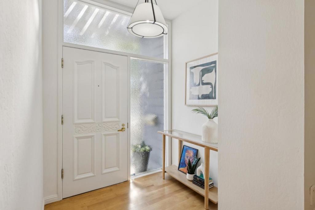 671 Fox Court Property Photo 4