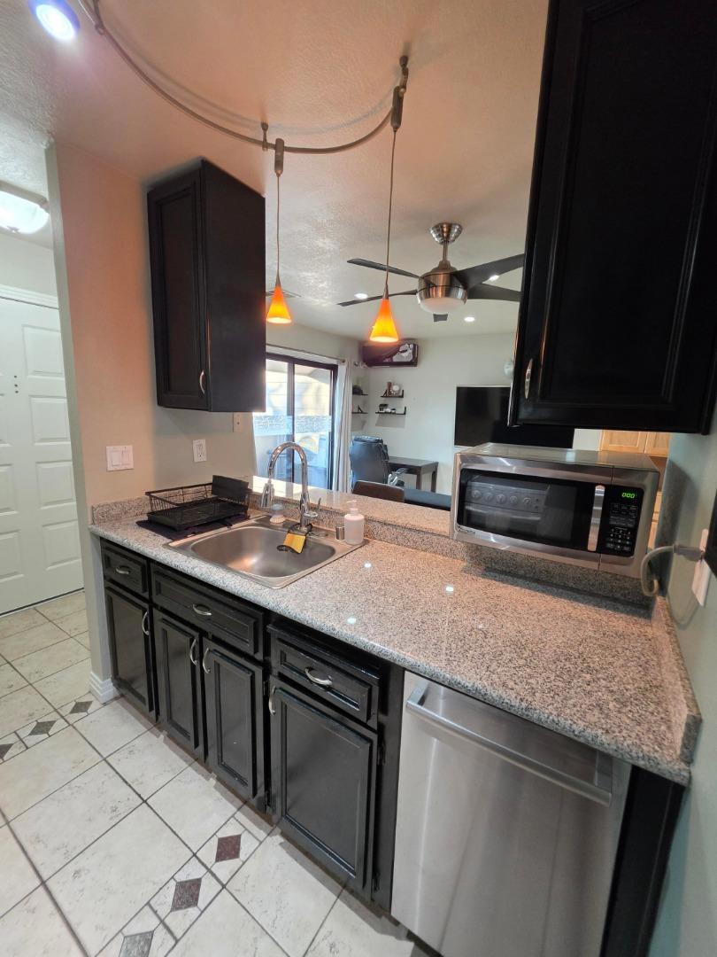 284 Stonegate Circle Property Photo 6