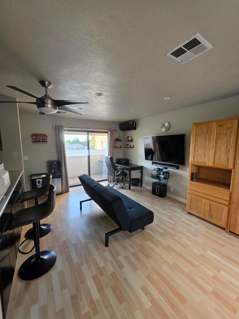 284 Stonegate Circle Property Photo 8