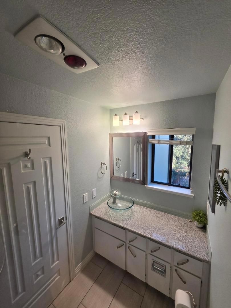 284 Stonegate Circle Property Photo 24