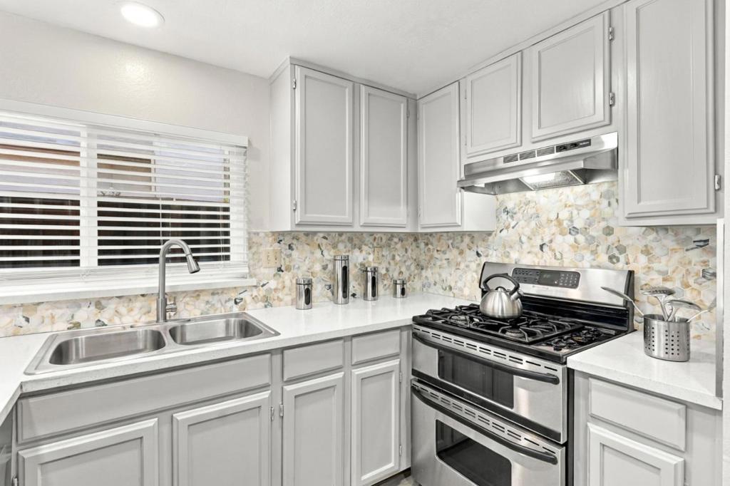849 Kyle Street Property Photo 15