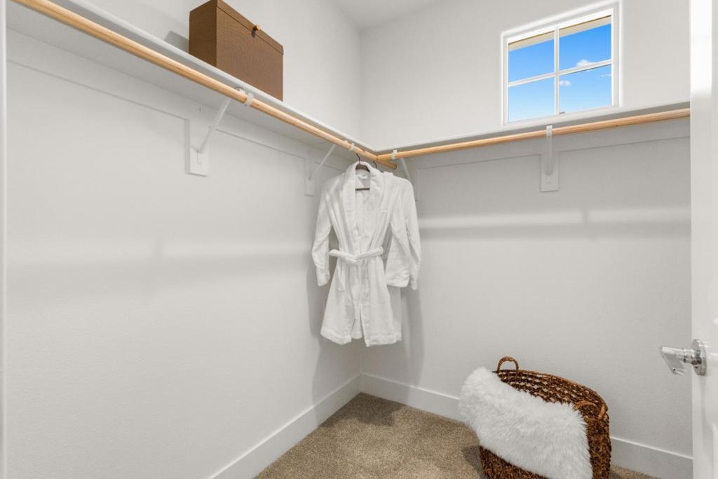 3818 Pyramid Way Property Photo 13