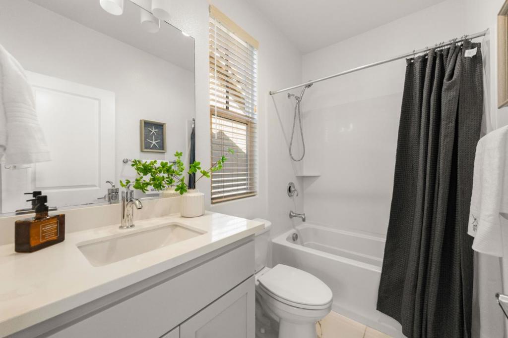 3818 Pyramid Way Property Photo 19