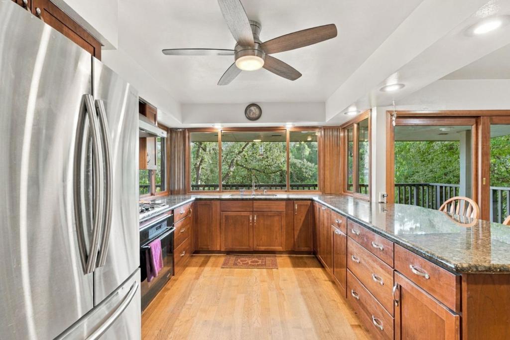 11620 Deschutes Road Property Photo 11