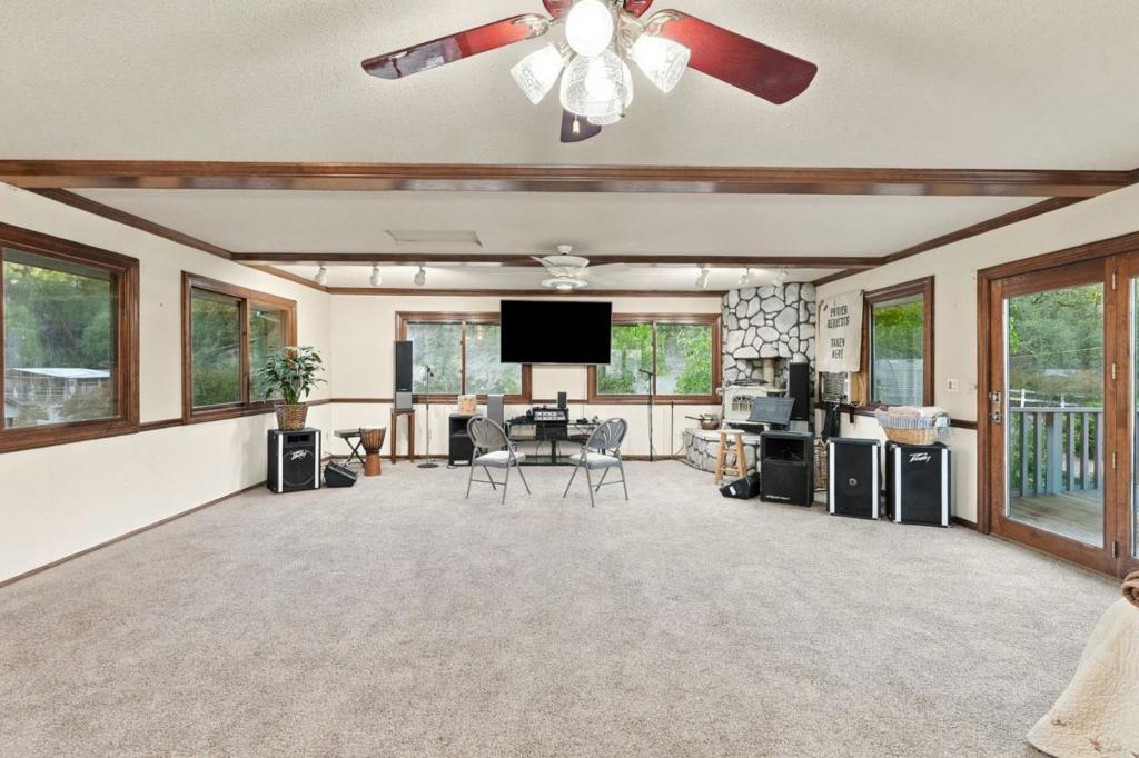 11620 Deschutes Road Property Photo 20