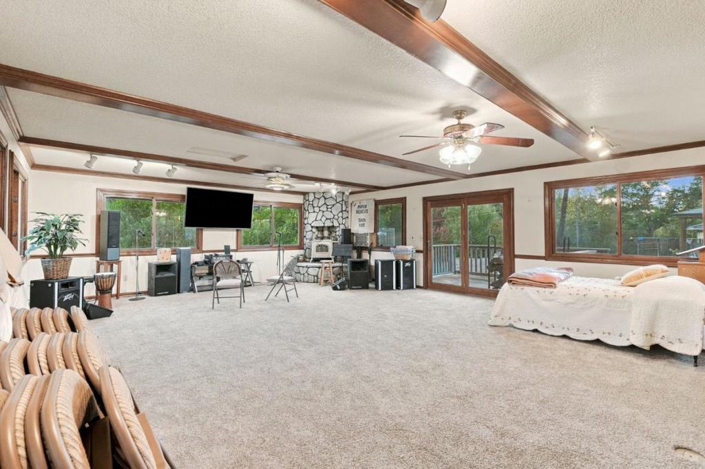 11620 Deschutes Road Property Photo 21