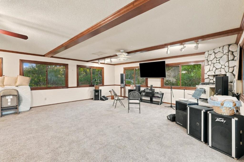 11620 Deschutes Road Property Photo 25