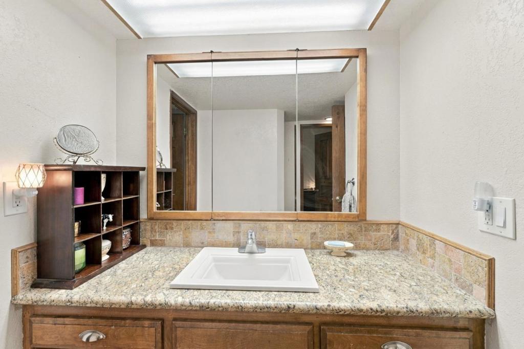 11620 Deschutes Road Property Photo 30