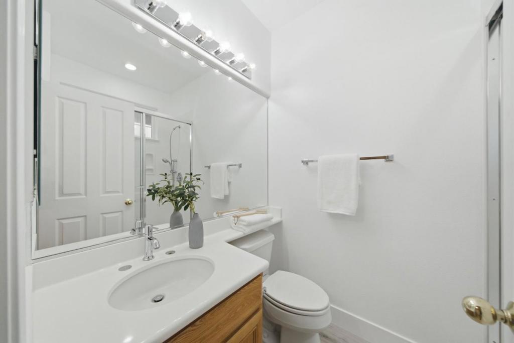 7668 Buckeye Court Property Photo 17