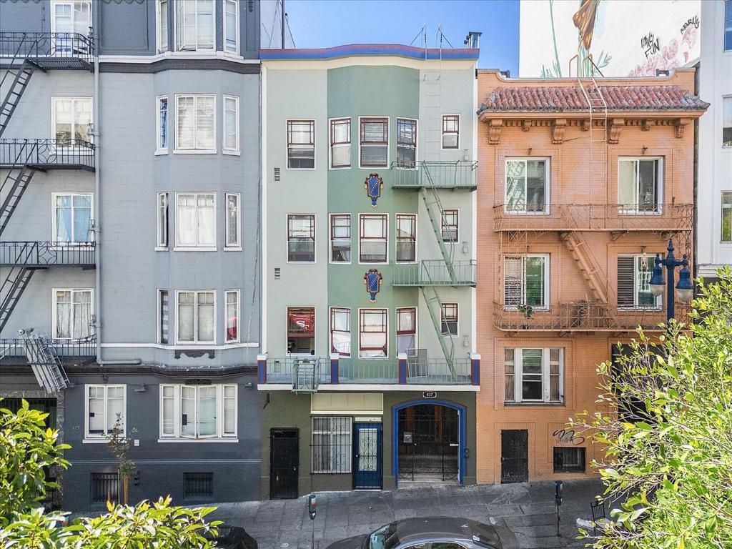 437 Hyde Street Property Photo 1
