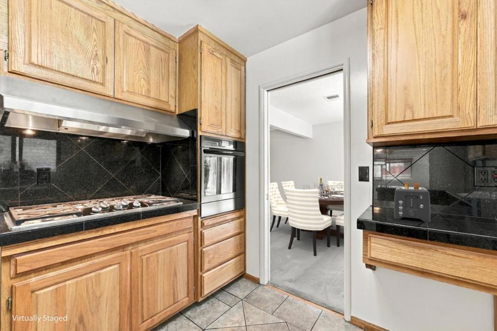 1092 S Daniel Way Property Photo 13
