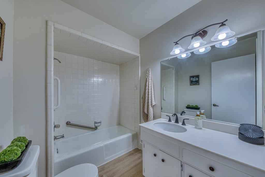330 Woodside Drive 114 Property Photo 21