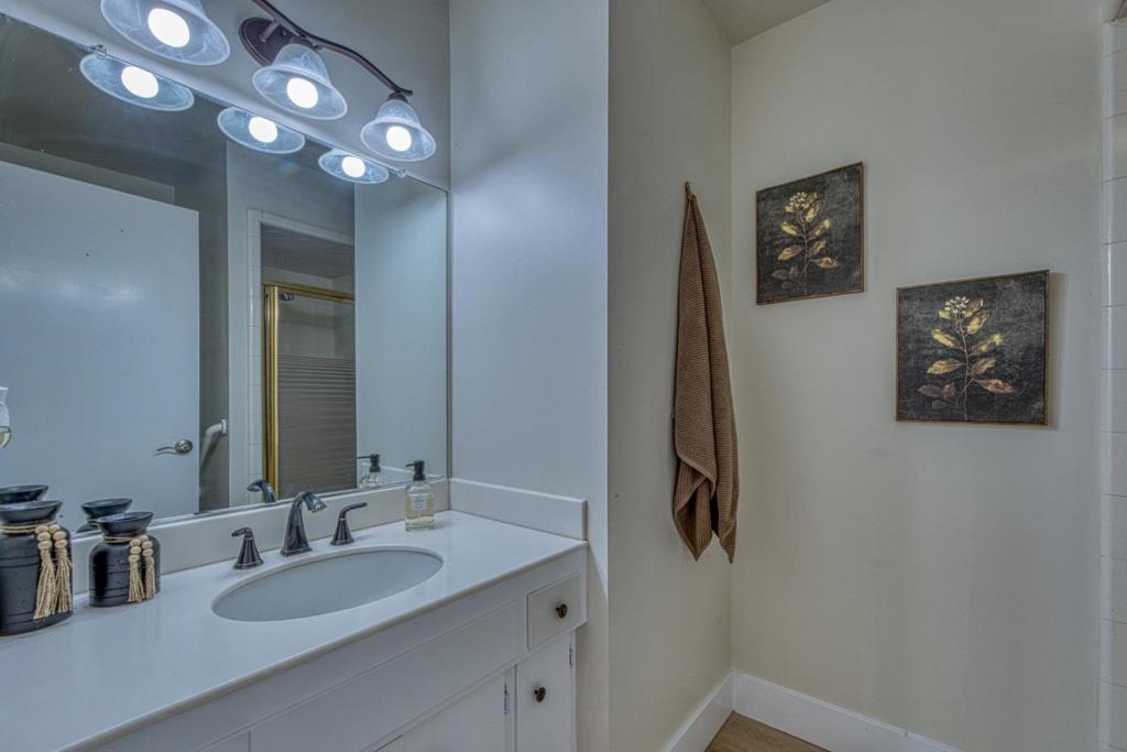 330 Woodside Drive 114 Property Photo 24
