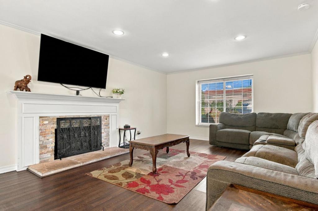 114 Dickenson Avenue Property Photo 9