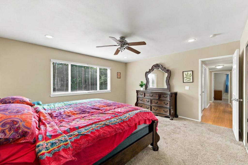 114 Dickenson Avenue Property Photo 25