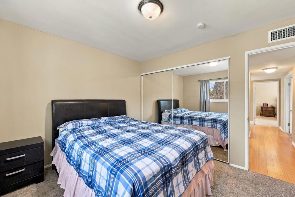 114 Dickenson Avenue Property Photo 36
