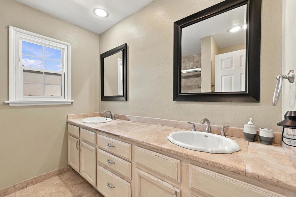 114 Dickenson Avenue Property Photo 37