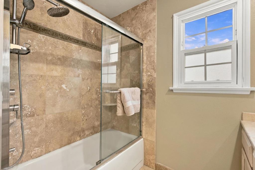114 Dickenson Avenue Property Photo 38