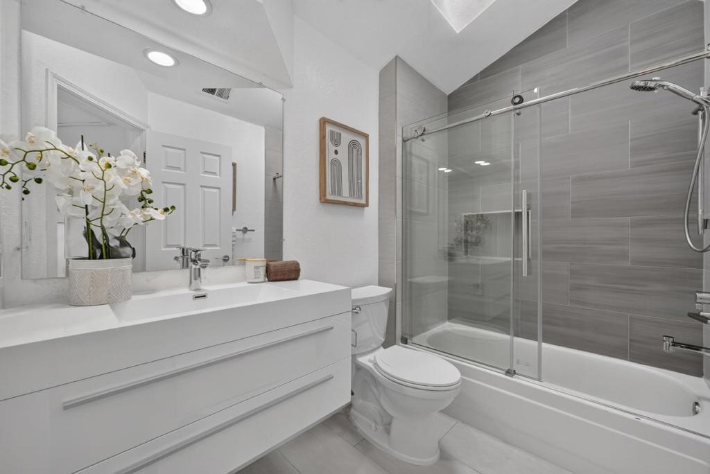 18 Tyrella Court Property Photo 26