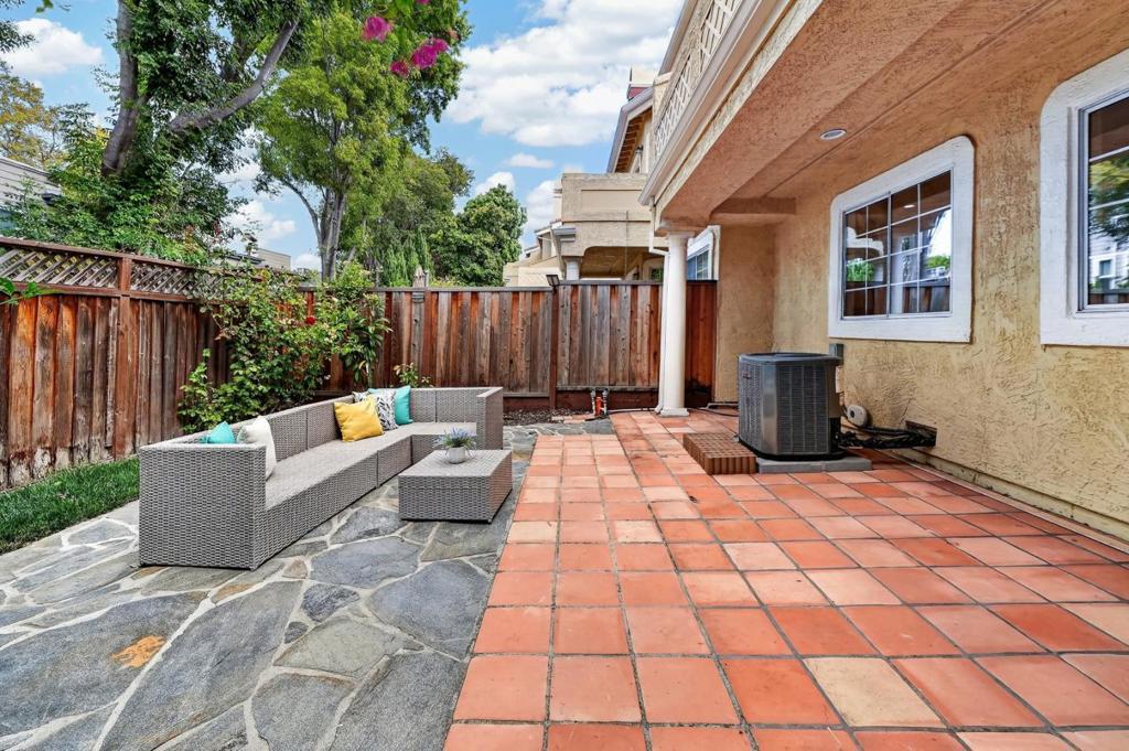 18 Tyrella Court Property Photo 35