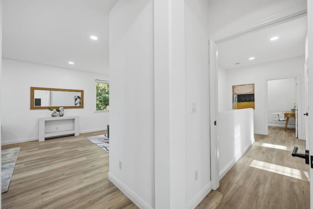 945 Desmet Drive Property Photo 38