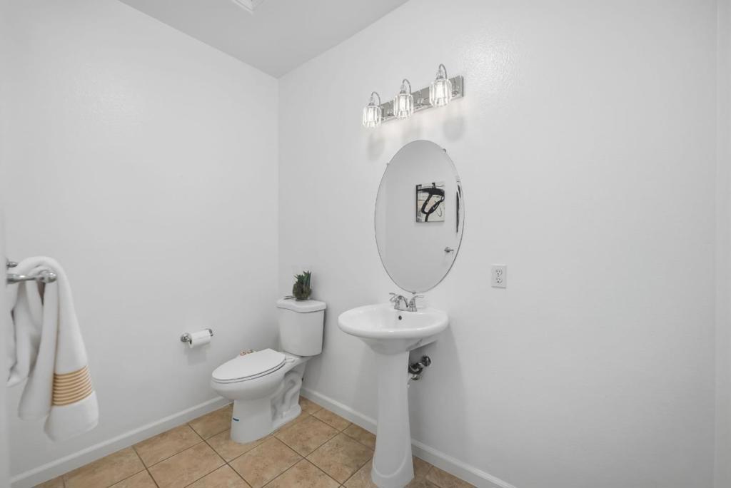 945 Desmet Drive Property Photo 50