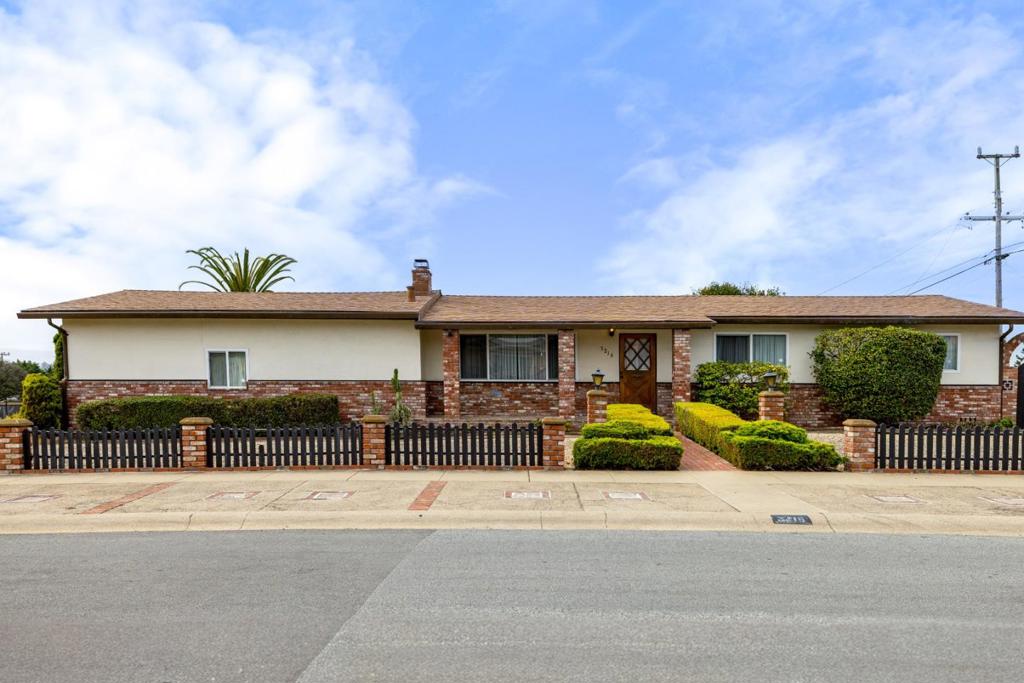 3216 Vista Del Camino Property Photo 1