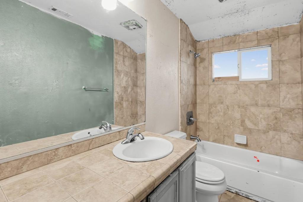 850 Lakebird Drive Property Photo 13