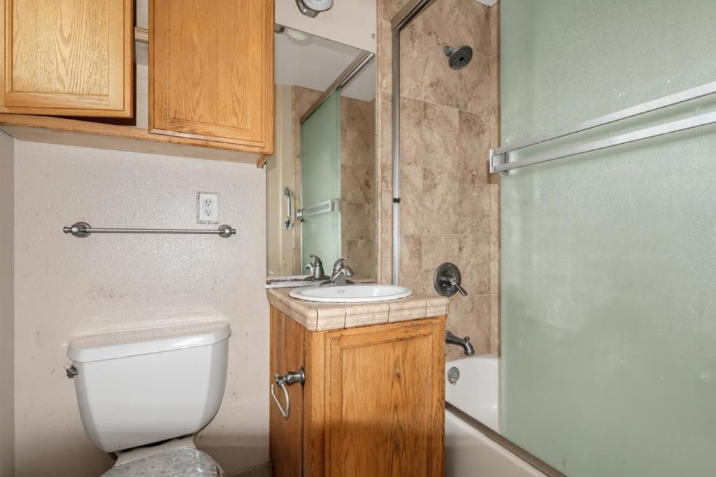 850 Lakebird Drive Property Photo 14