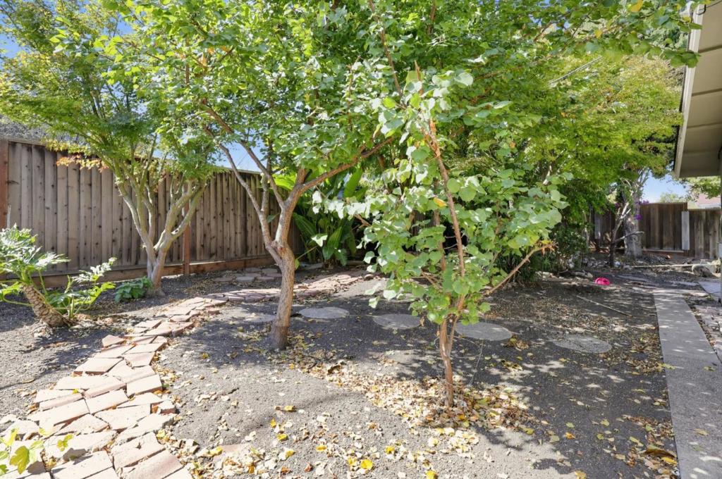 850 Lakebird Drive Property Photo 18