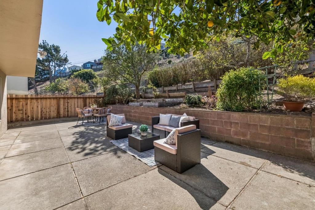 ML82063949 Property Photo 25